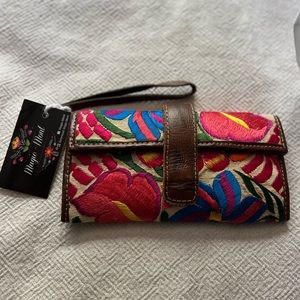 Embroided wristlet / Clutch